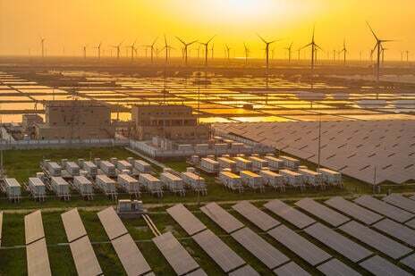 Solar storage grid
